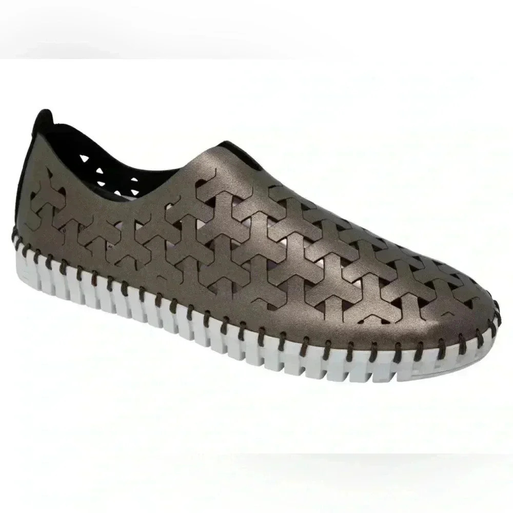 Eric Michael Inez Sneaker Slip Ons Pewter Size 38 7.5-8 Excellent Condition